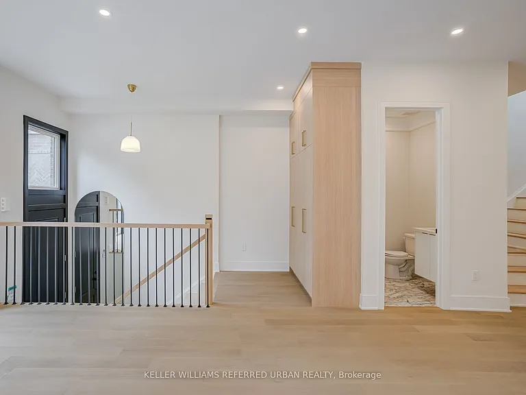 37 Wesley Ave — Photo 4