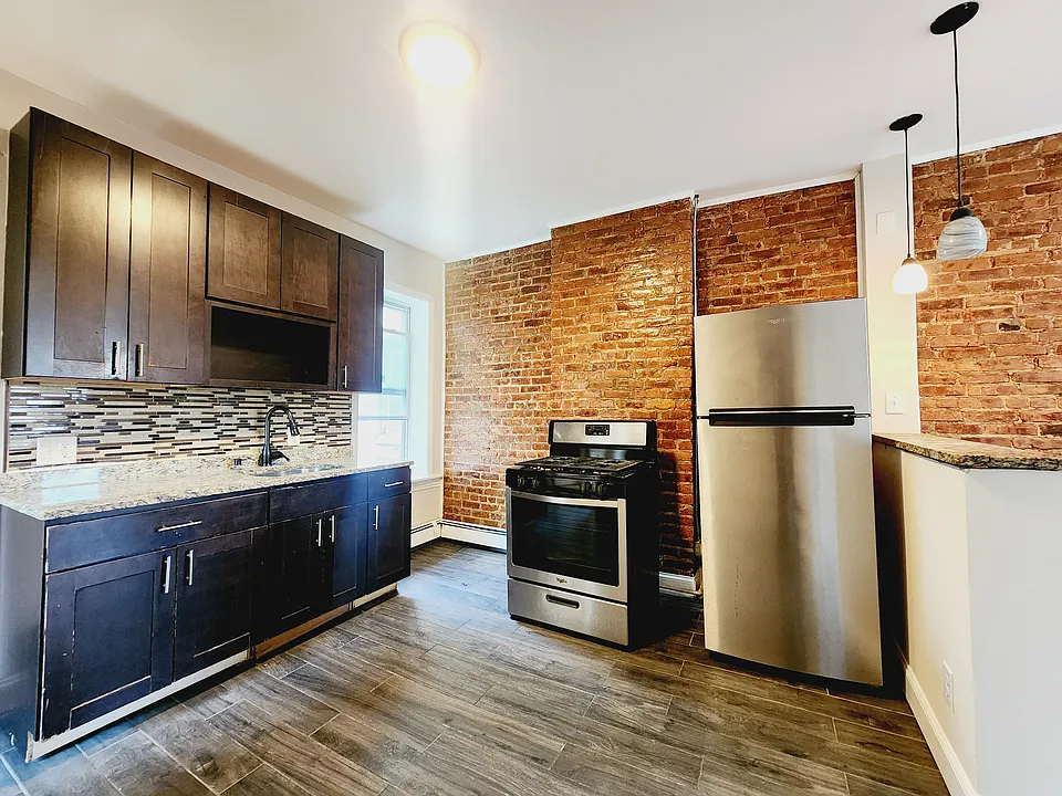 938 W Side Ave #1