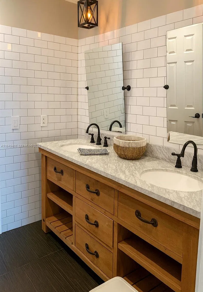 3 bed, 2016 sqft, $6,700 — Photo 4