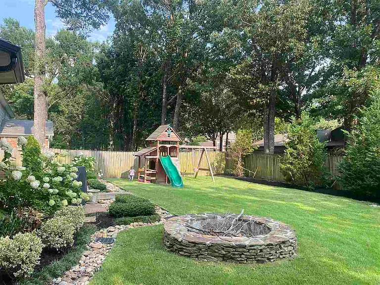 8185 Kimbrook Dr — Photo 18