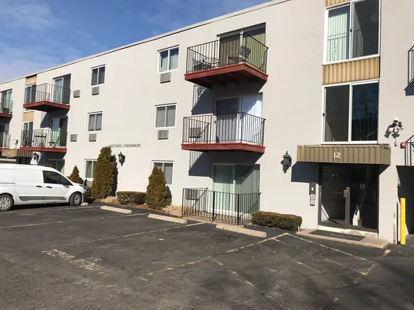 12 Tuttle St APT 2D, Stamford, CT 06902