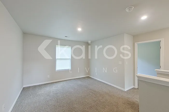 207 Hawthorn Trl — Photo 14
