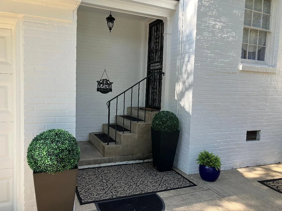 404 E Fairview Ave — Photo 2
