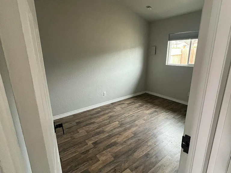 8609 Mercury St #B — Photo 28