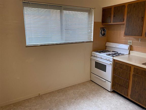 3rd image of 8535 Titchfield Ct #D