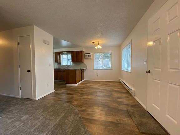 4th image of 1010 Holly St #0