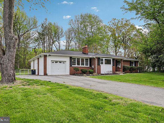 2nd image of 9532 Sherwood Dr