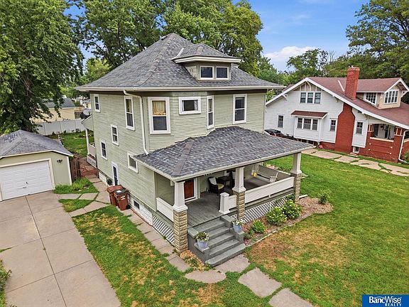 2nd image of 1718 Clay St