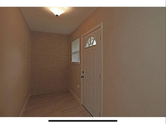 2nd image of 4427 Knotty Oaks Trl