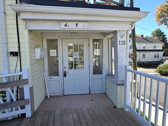 4th image of 121 Whitwell St