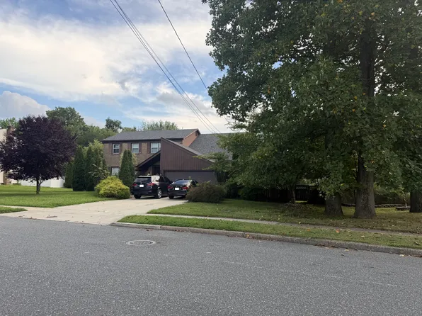 1703 Country Club Dr, Cherry Hill, NJ 08003