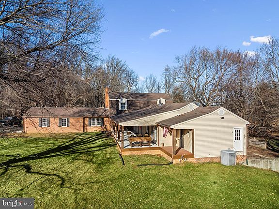 4th image of 42024 Brightwood Ln
