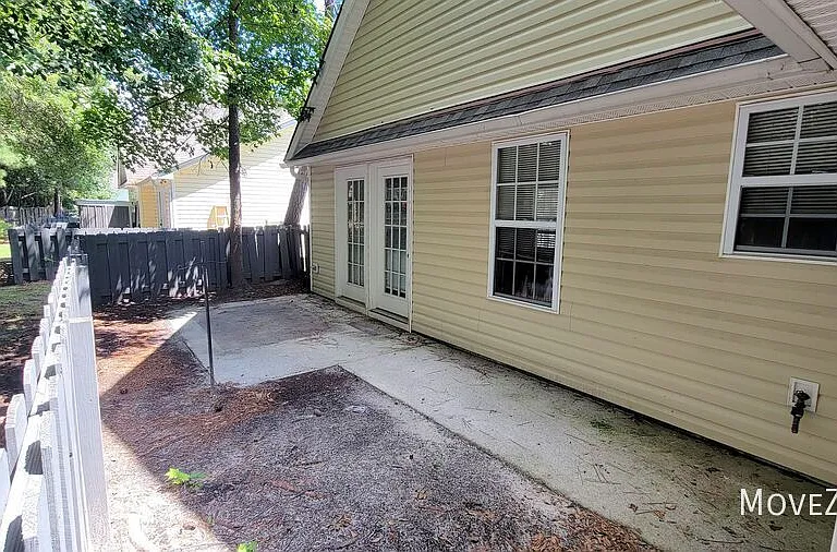 319 Saint Rosea Dr — Photo 3