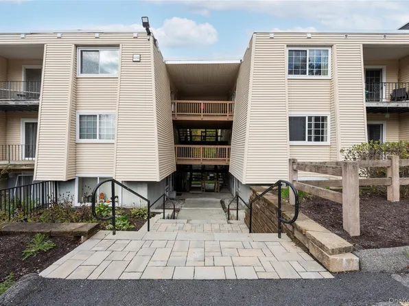 615 Fox Run Ln, Carmel, NY 10512