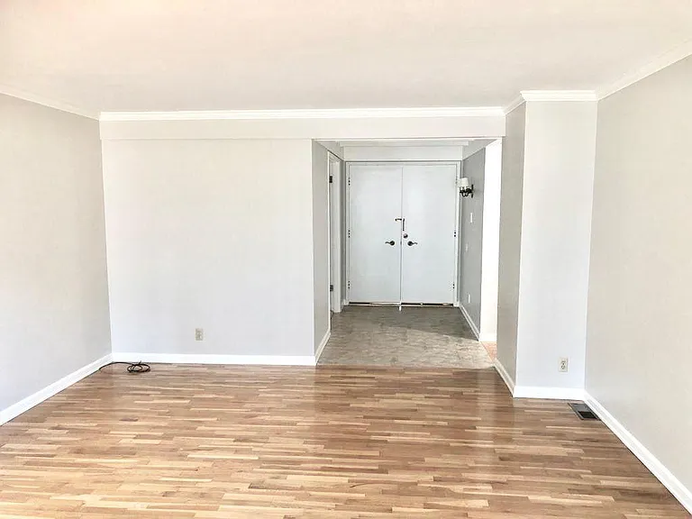 Spacious and Bright Living Room