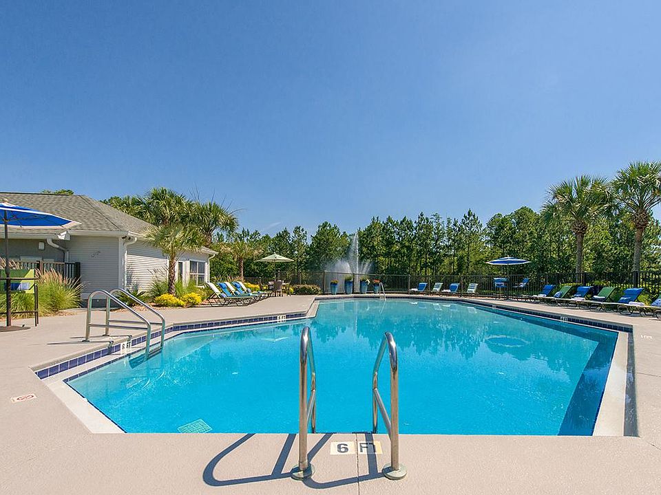 Lay out on our expansive sundeck and soak in the sun.