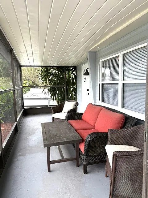 4 bed, 2.5 bath, 1758 sqft, $2,550 — Photo 3