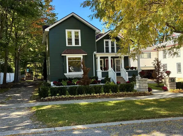 210 College St, Holly, MI 48442