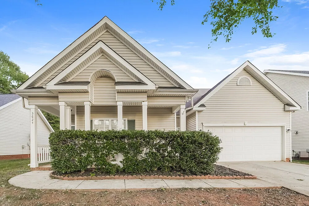 3 bed, 2.0 bath, 1585 sqft, $1,980 — Photo 1