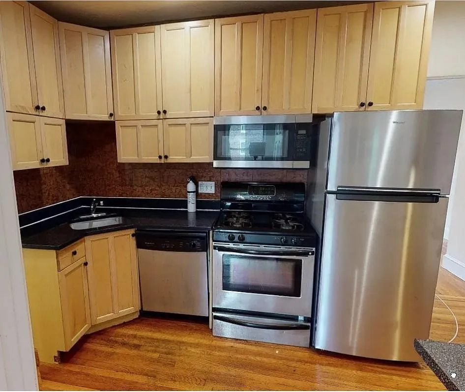 Building Photo - 75 Thatcher St #2O2
