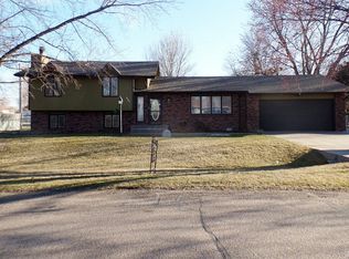 4211 Nordic Rd, Grand Island, NE 68803