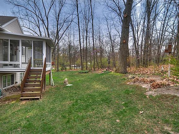 2nd image of 13920 Rolling Creek Dr NE