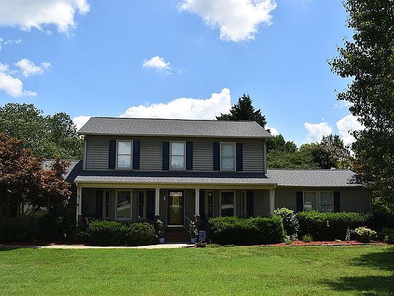 2nd image of 124 Oak Grove Clover Hl