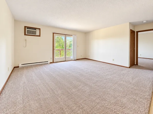 1136 5th St E, 1136 5th St E APT 9, Altoona, WI 54720