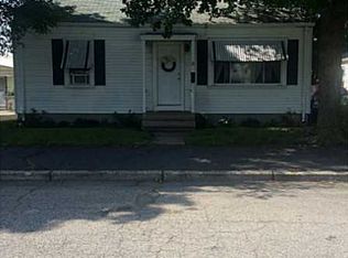 18 Mowry St, Pawtucket, RI 02861