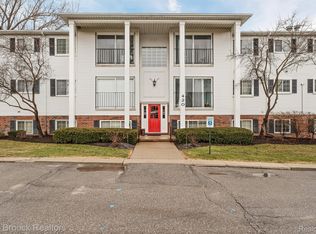 420 Baldwin Ave APT 84, Rochester, MI 48307