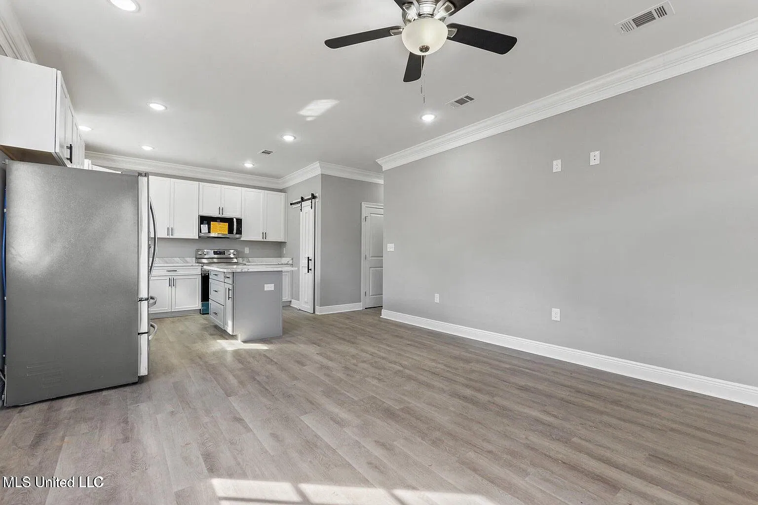 3 bed, 2.0 bath, 1250 sqft, $1,700 — Photo 4