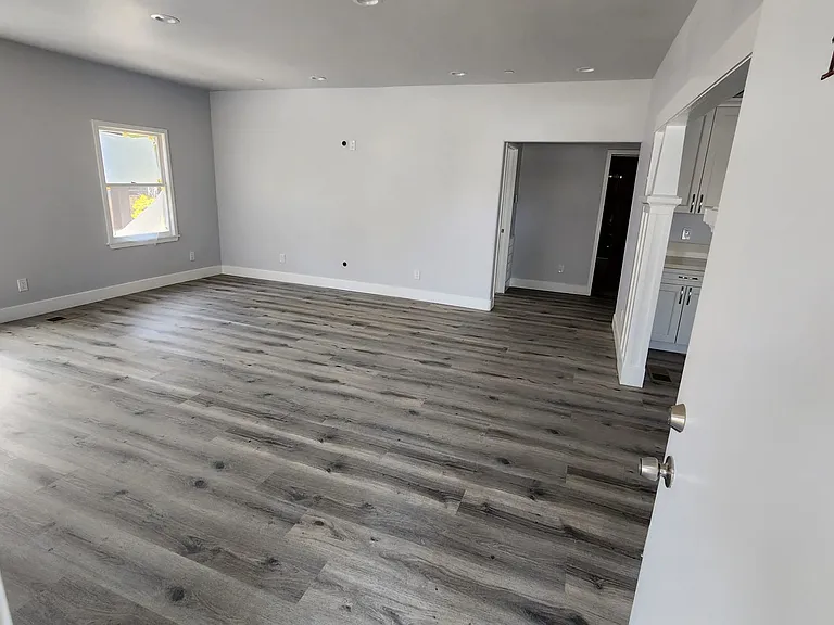1075 N Los Robles Ave #101 — Photo 9