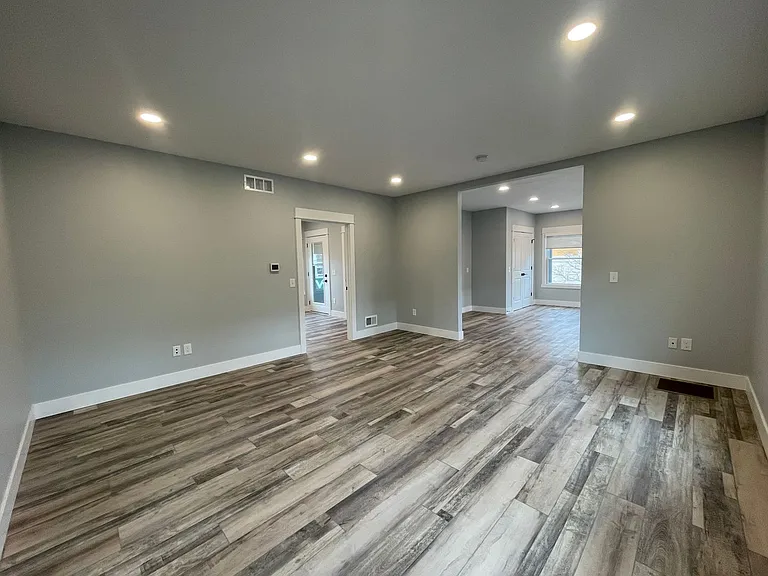203 Warren Ave SE — Photo 7