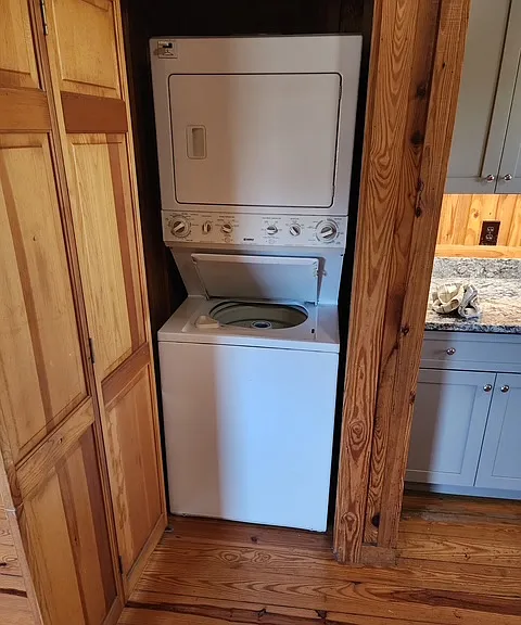 83 Glenn St #202 — Photo 9