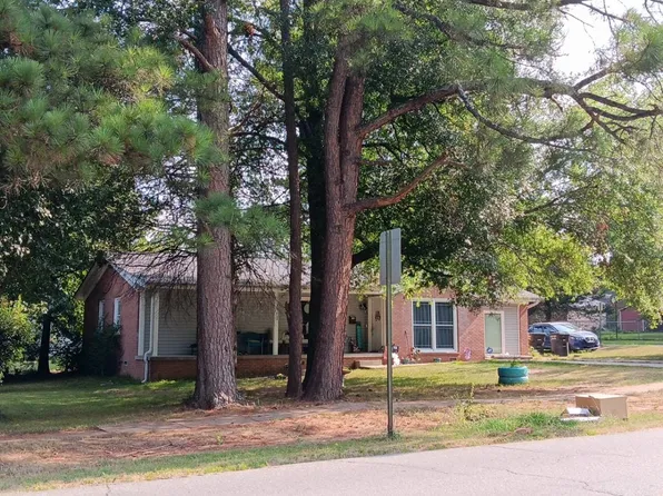 900 Gregory St, Jacksonville, AR 72076