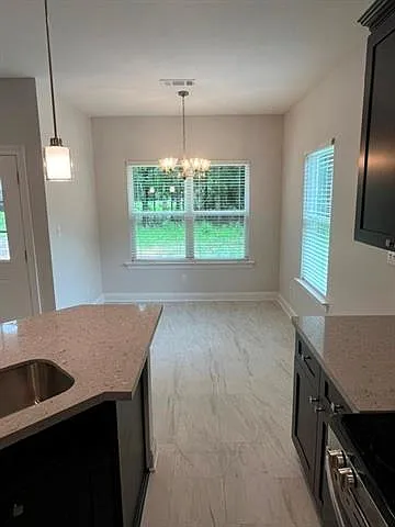 134 Deforest Dr — Photo 4