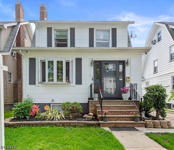 1st image of 110 Leslie St
