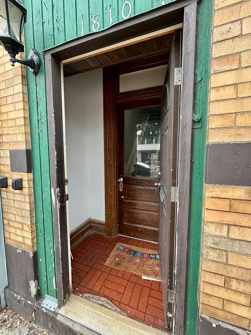 1810 Brownsville Road (LO) Commercial — Photo 4