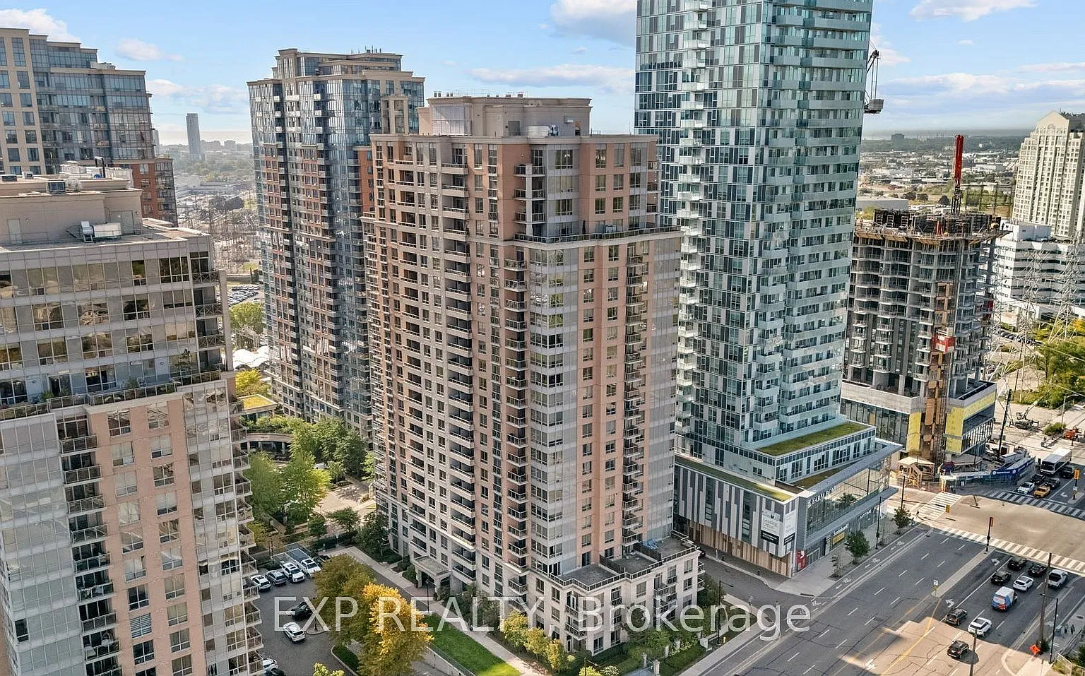 3 bed, $2,995 — Photo 1