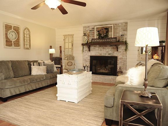 2nd image of 313 Shadowbrook Dr