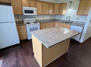 2093 Bradley St, Maplewood, MN 55117