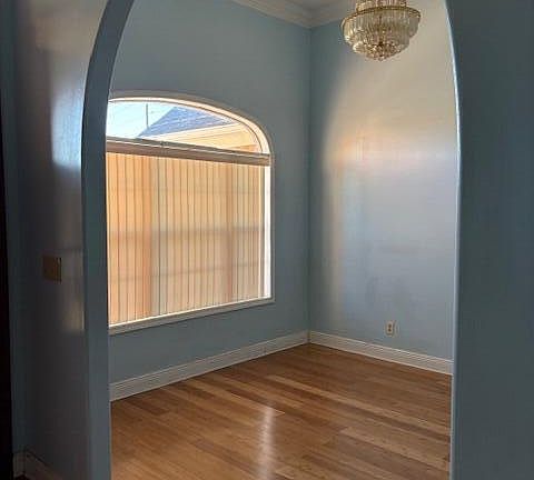 3rd image of 2502 Murphree Dr