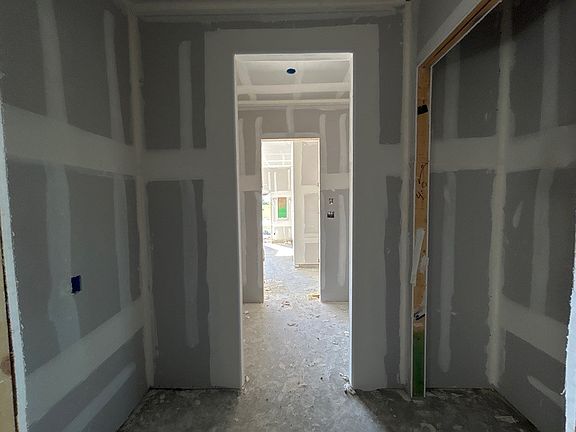5th image of 428 Boone St
