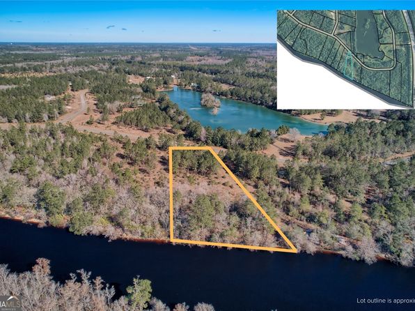 795 Lake Deborah Dr, Folkston, GA 31537