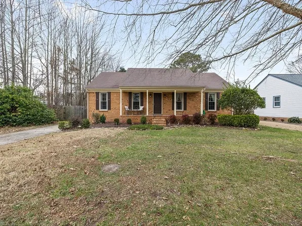 704 Gladesdale Dr, Chesapeake, VA 23322