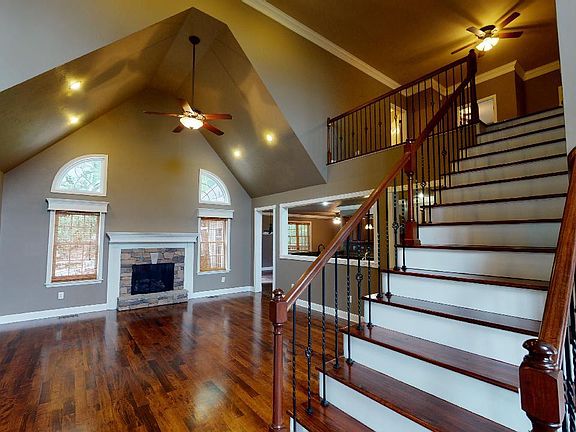 4th image of 4089 Wellington Blvd
