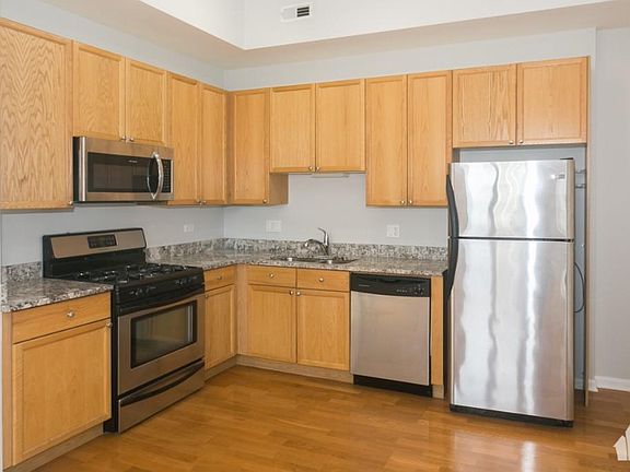 3rd image of 1466 S Michigan Ave