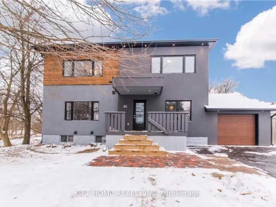1112 Centre St S