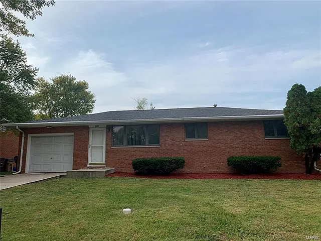 109 E Airwood Dr photo 1