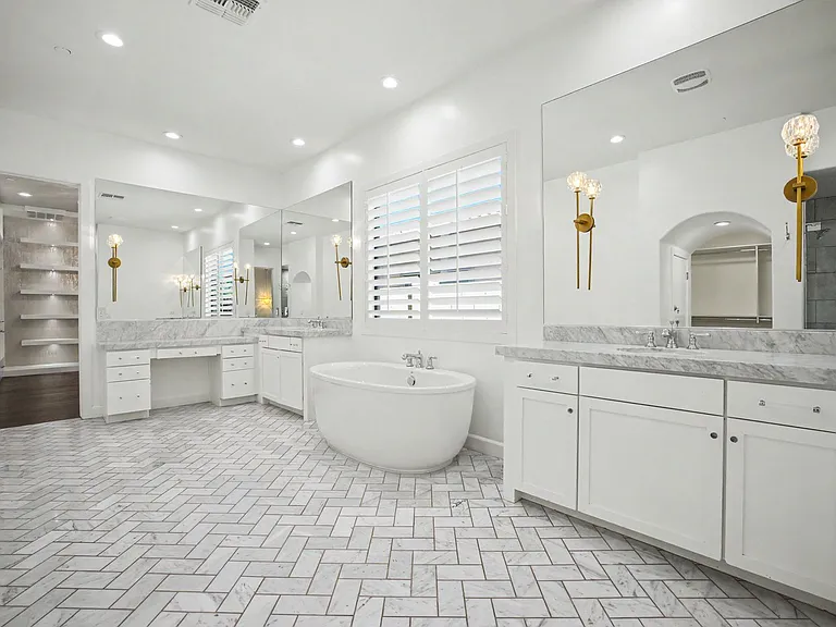 18418 N 97th Pl — Photo 30